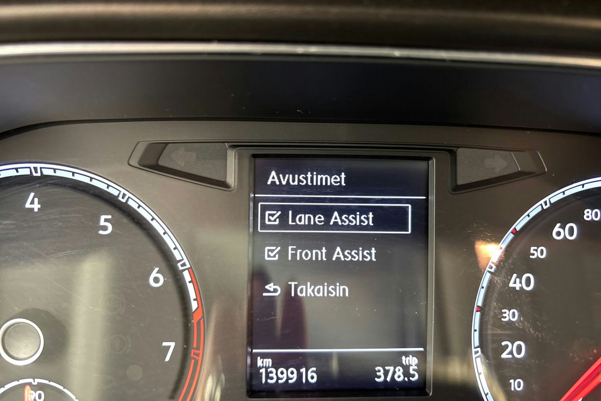 sininen Volkswagen T-Roc 2018 kuva 18.