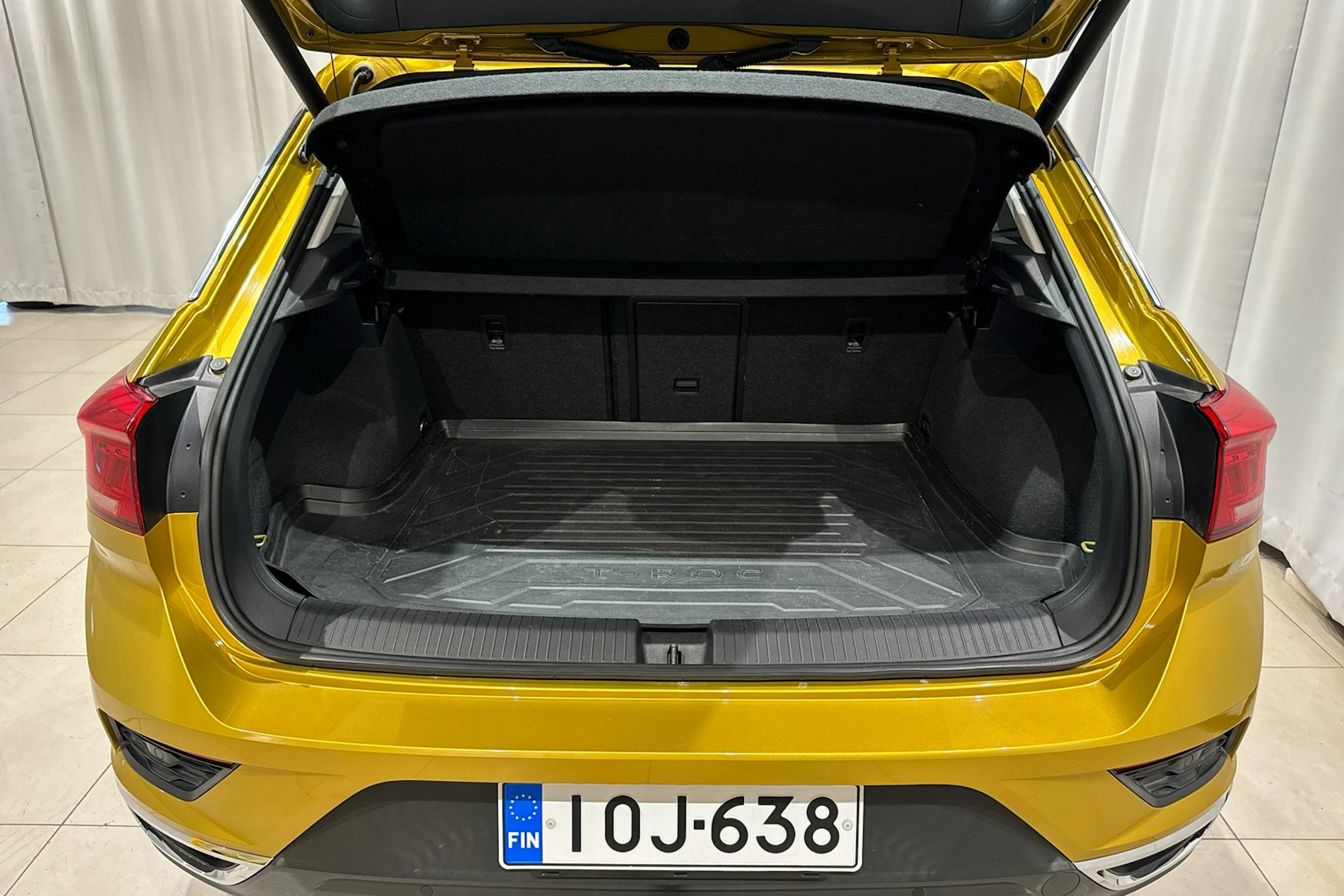 met. keltainen Volkswagen T-Roc 2018 kuva 12.