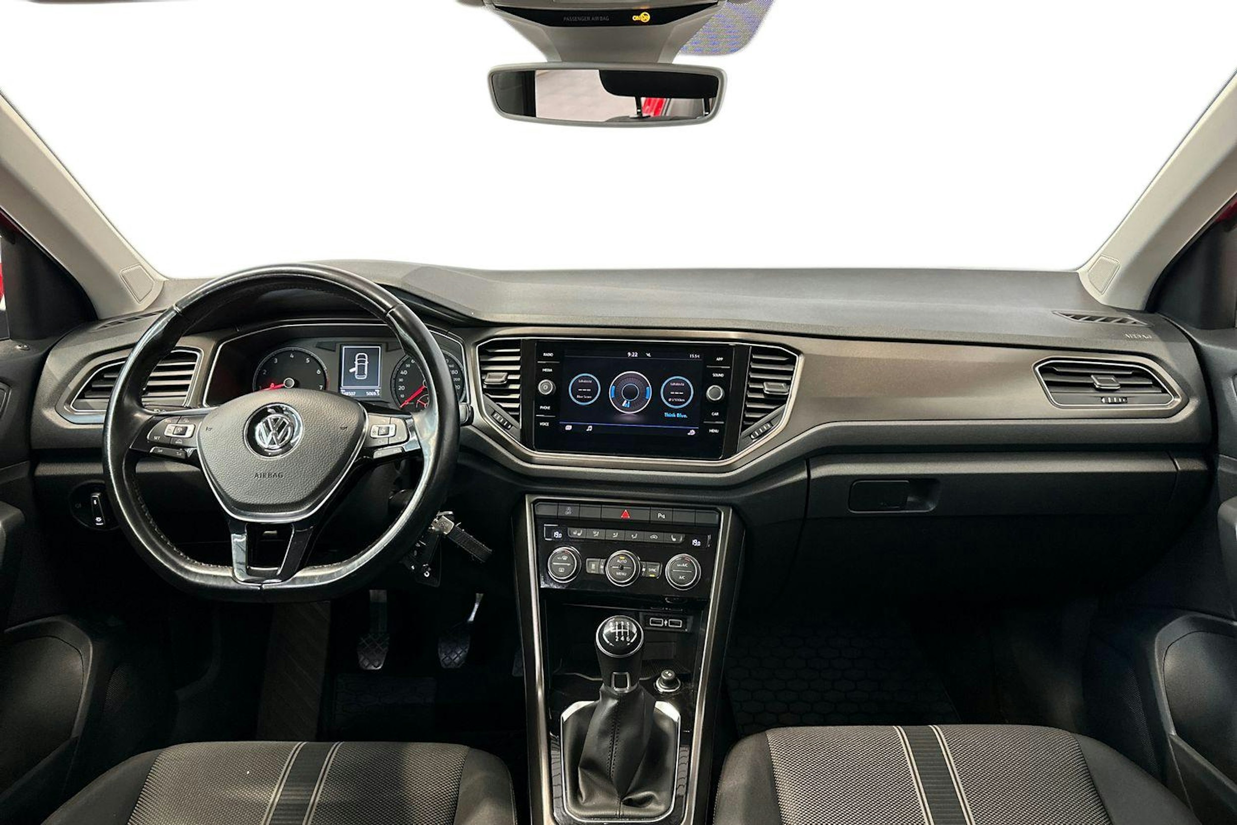 punainen Volkswagen T-Roc 2018 kuva 9.