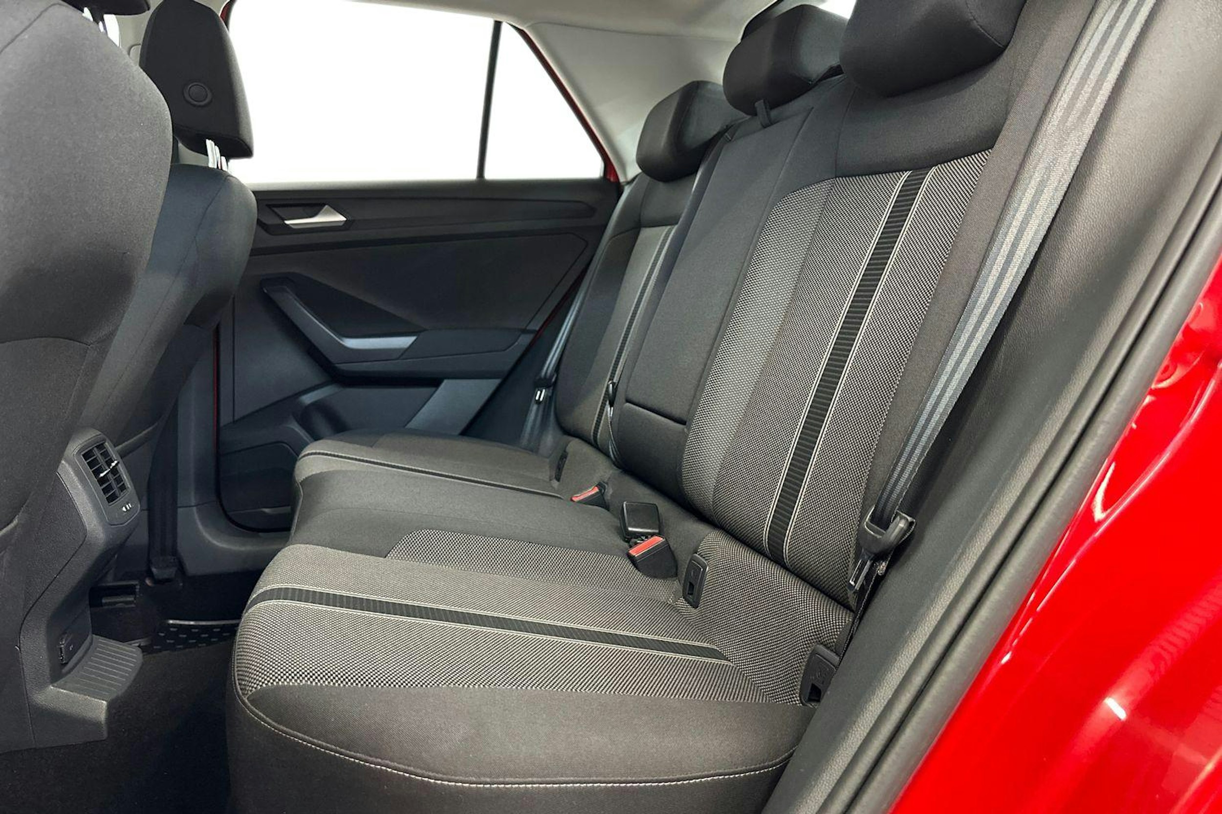 punainen Volkswagen T-Roc 2018 kuva 10.