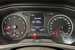punainen Volkswagen T-Roc 2018 kuva 22.