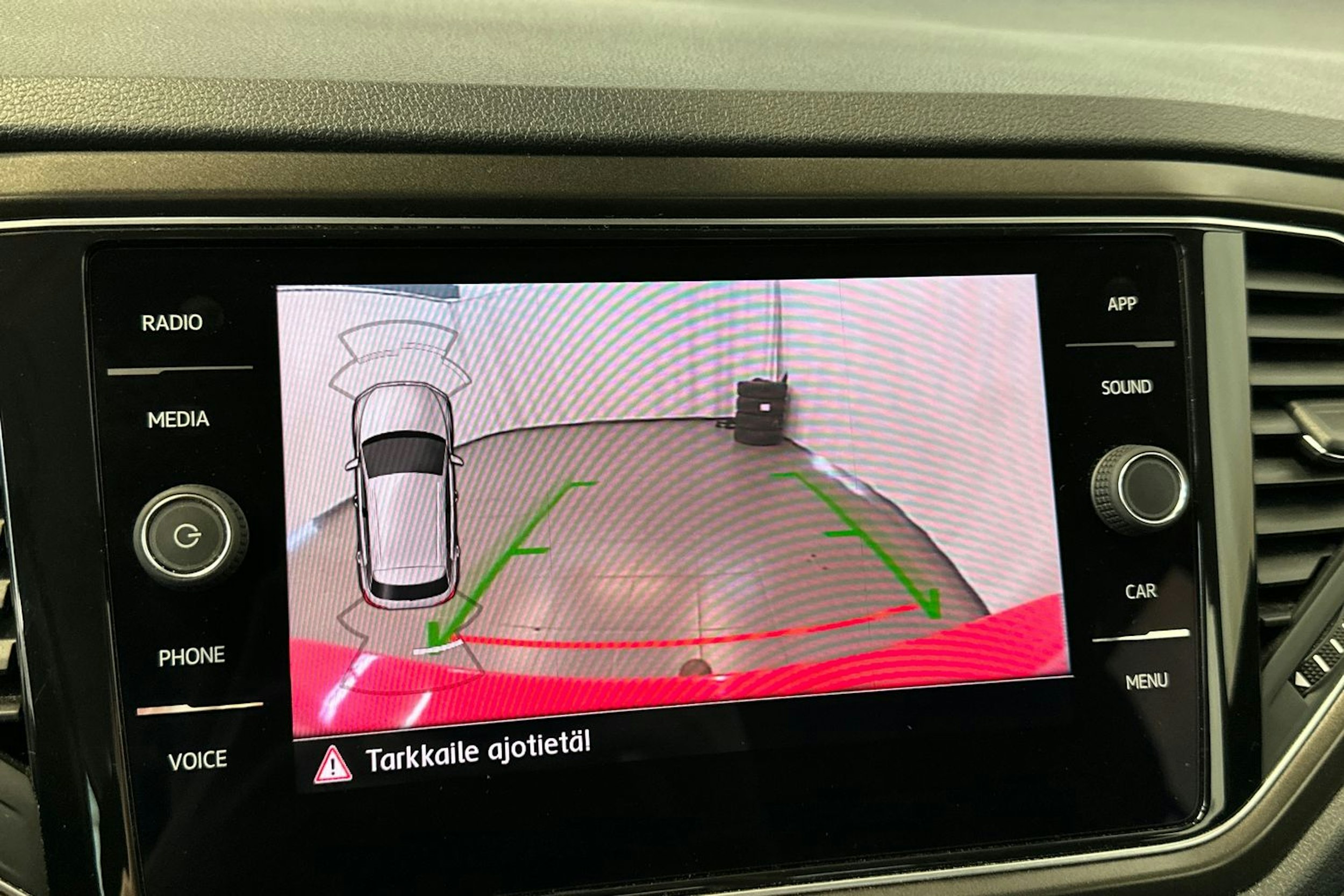 punainen Volkswagen T-Roc 2018 kuva 27.