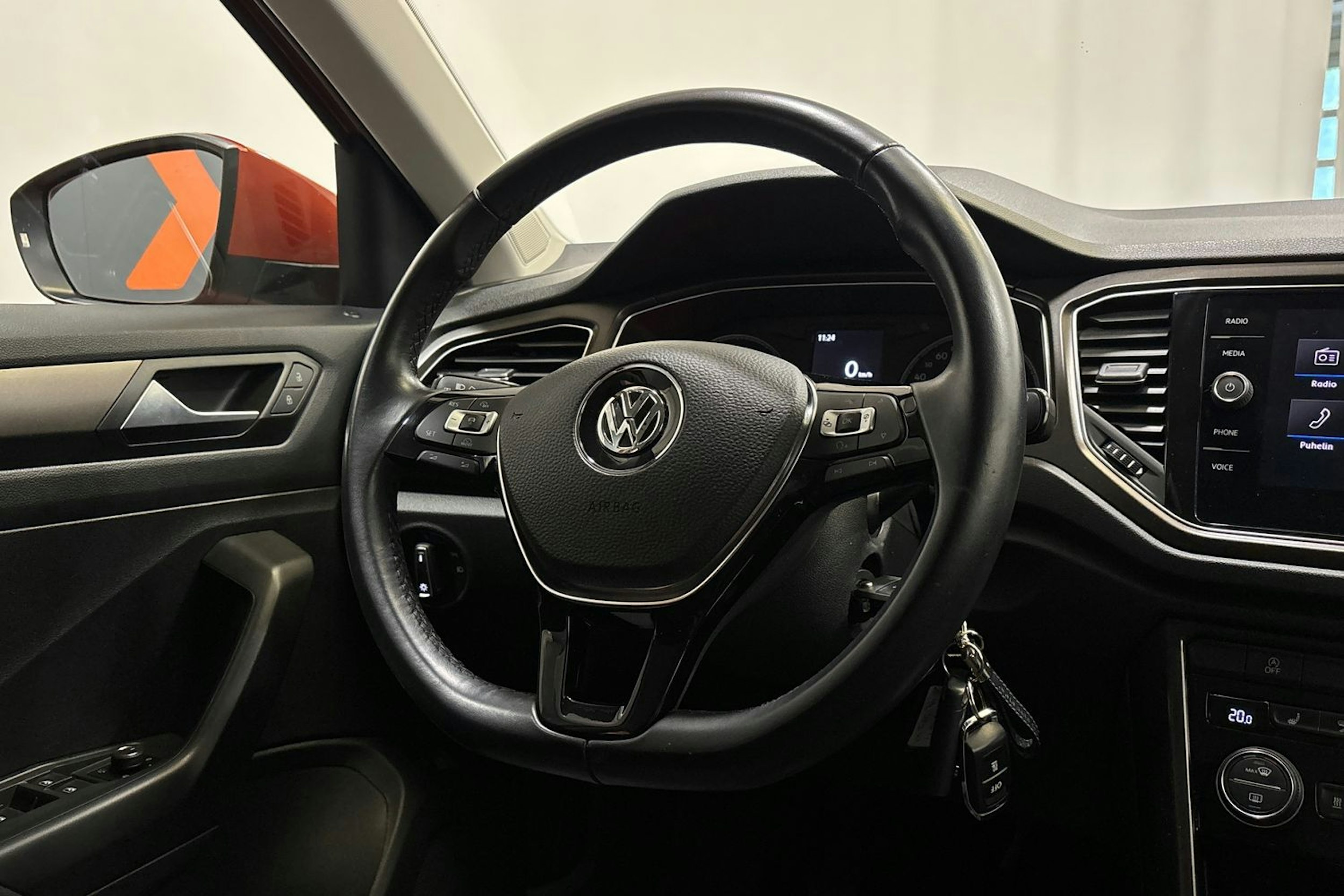 met. oranssi Volkswagen T-Roc 2018 kuva 14.