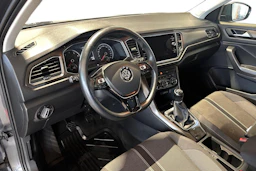 Harmaa Volkswagen T-Roc 2018 kuva 6.