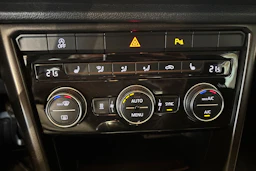 Harmaa Volkswagen T-Roc 2018 kuva 17.