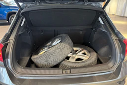 Harmaa Volkswagen T-Roc 2018 kuva 19.