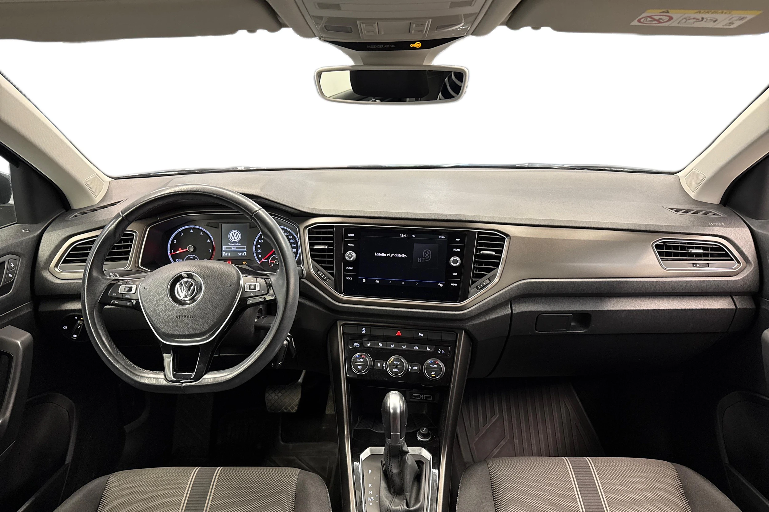 harmaa Volkswagen T-Roc 2018 kuva 9.