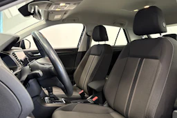 harmaa Volkswagen T-Roc 2018 kuva 16.