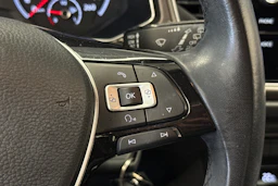 harmaa Volkswagen T-Roc 2018 kuva 19.