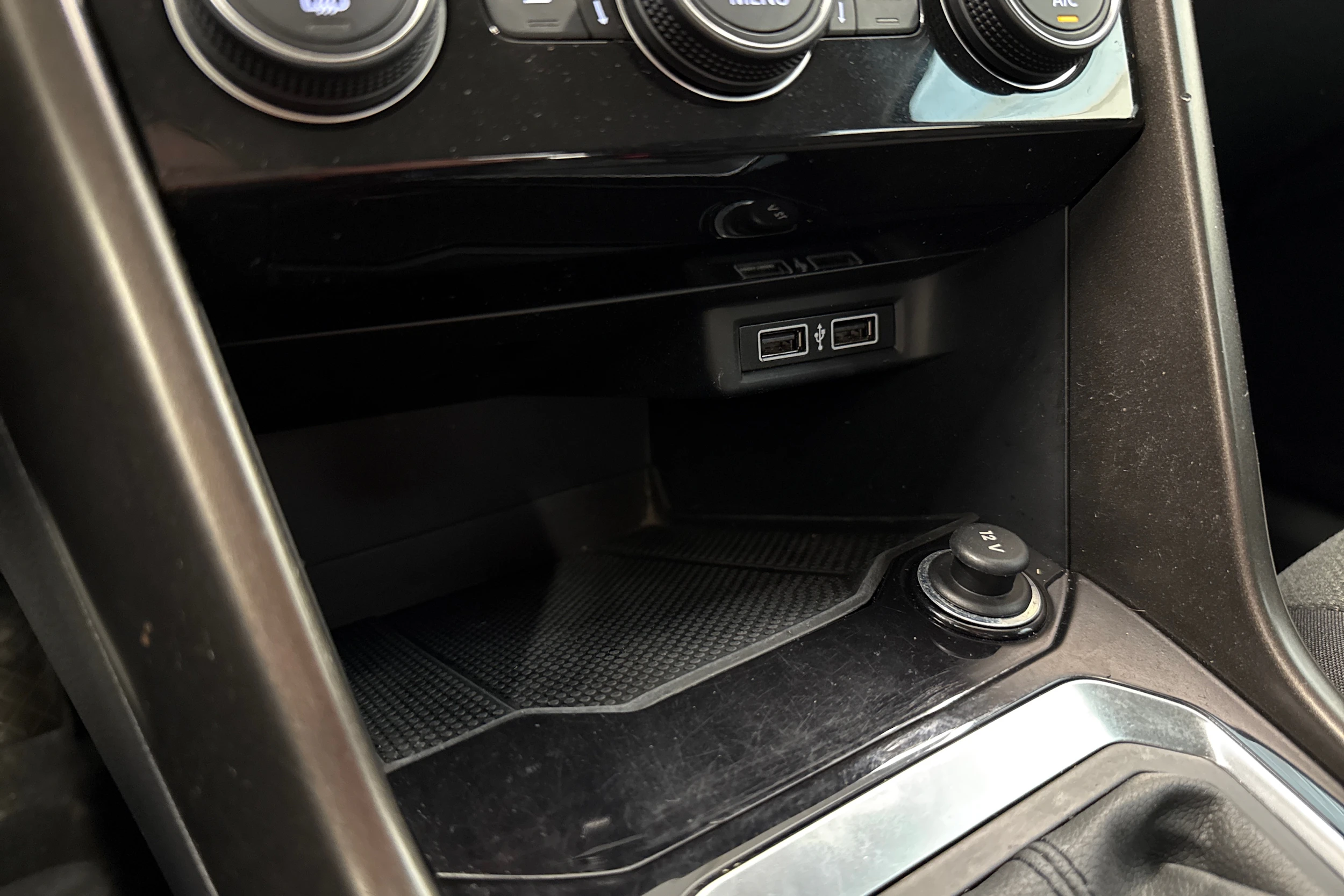 harmaa Volkswagen T-Roc 2018 kuva 24.