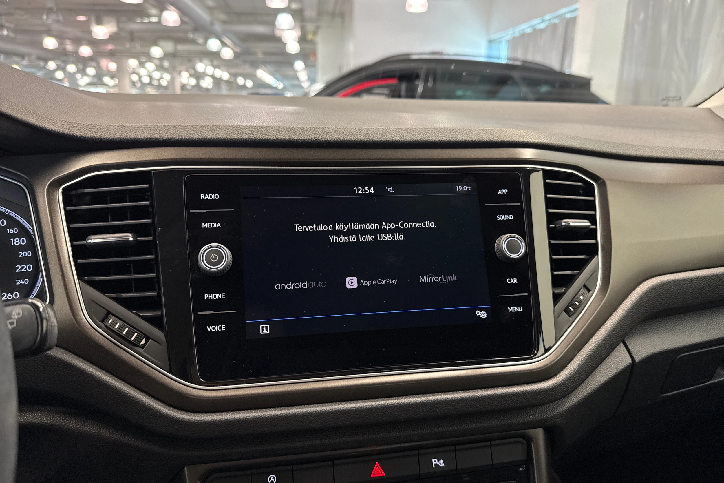 harmaa Volkswagen T-Roc 2018 kuva 27.