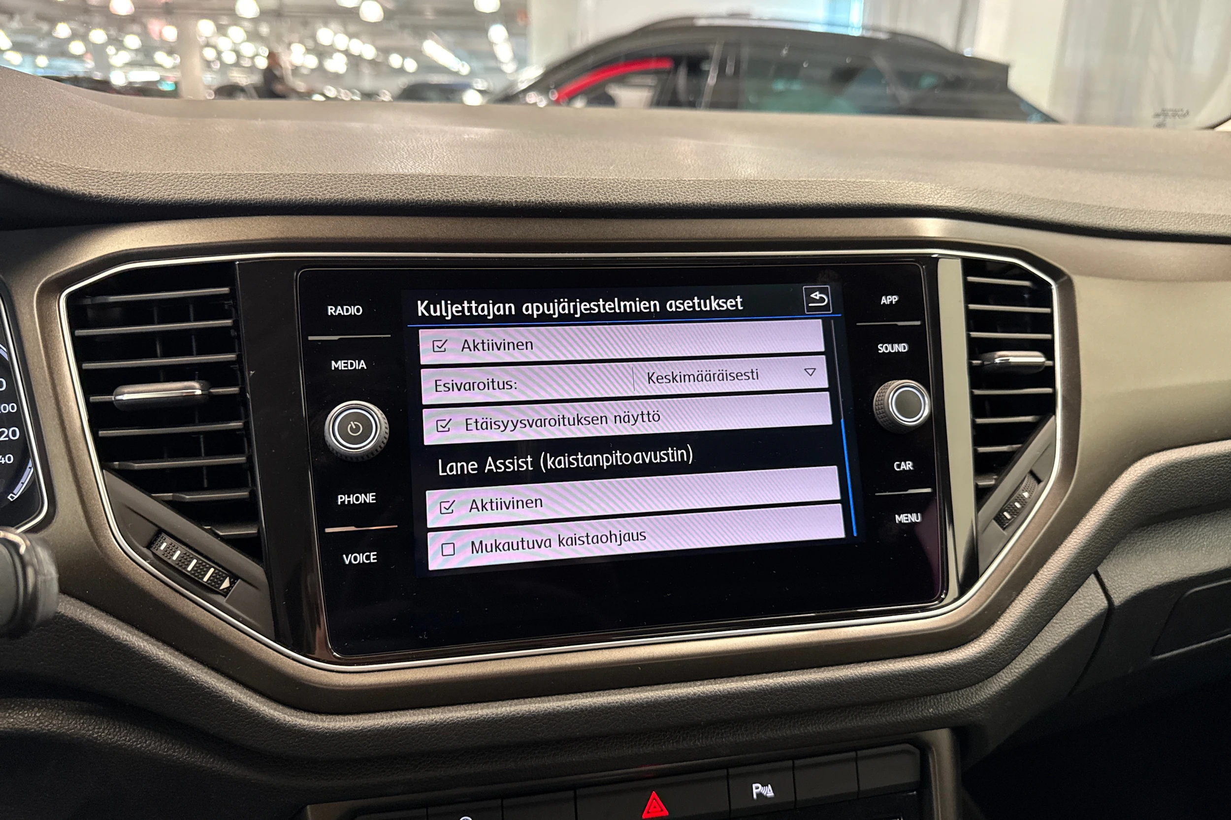 harmaa Volkswagen T-Roc 2018 kuva 30.