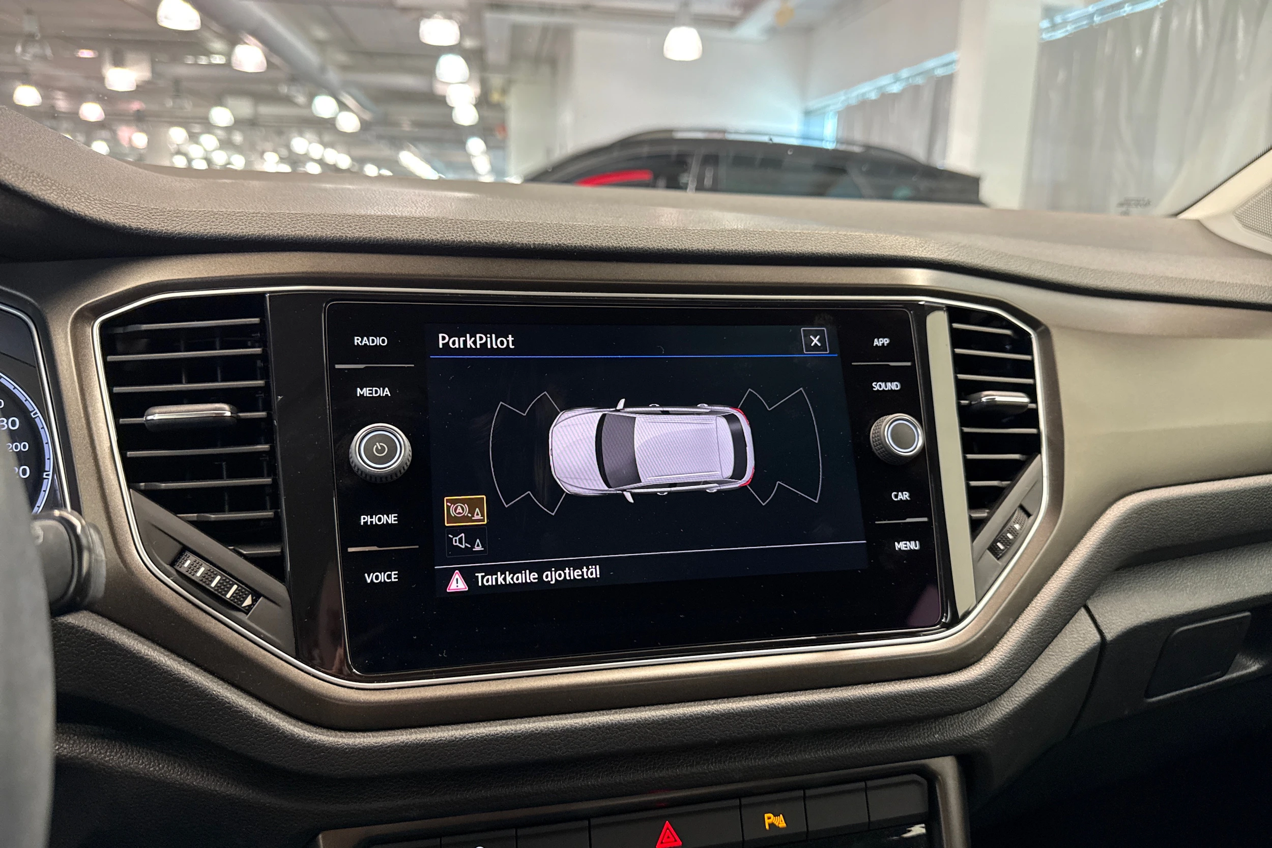 harmaa Volkswagen T-Roc 2018 kuva 32.