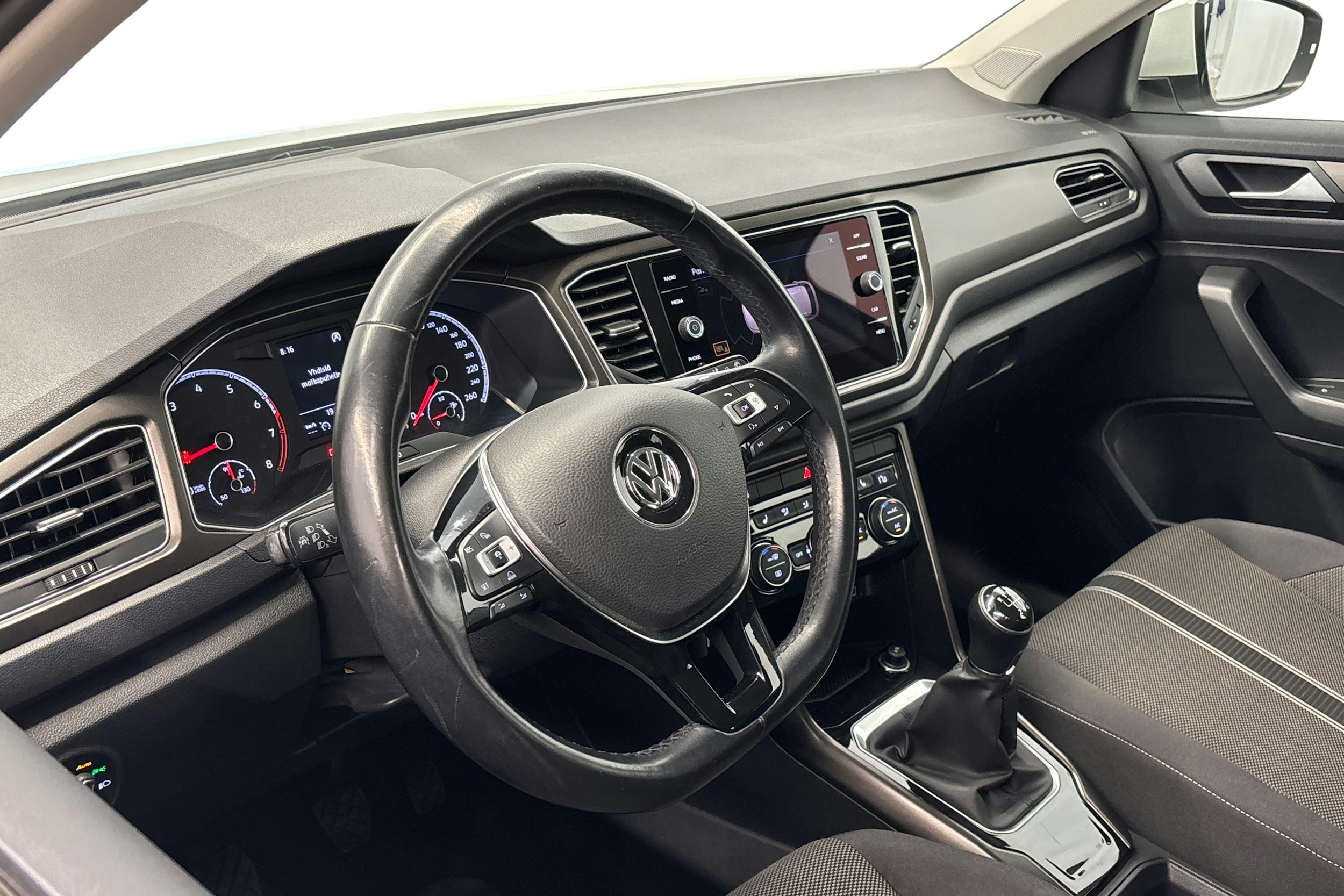 valkoinen Volkswagen T-Roc 2018 kuva 7.