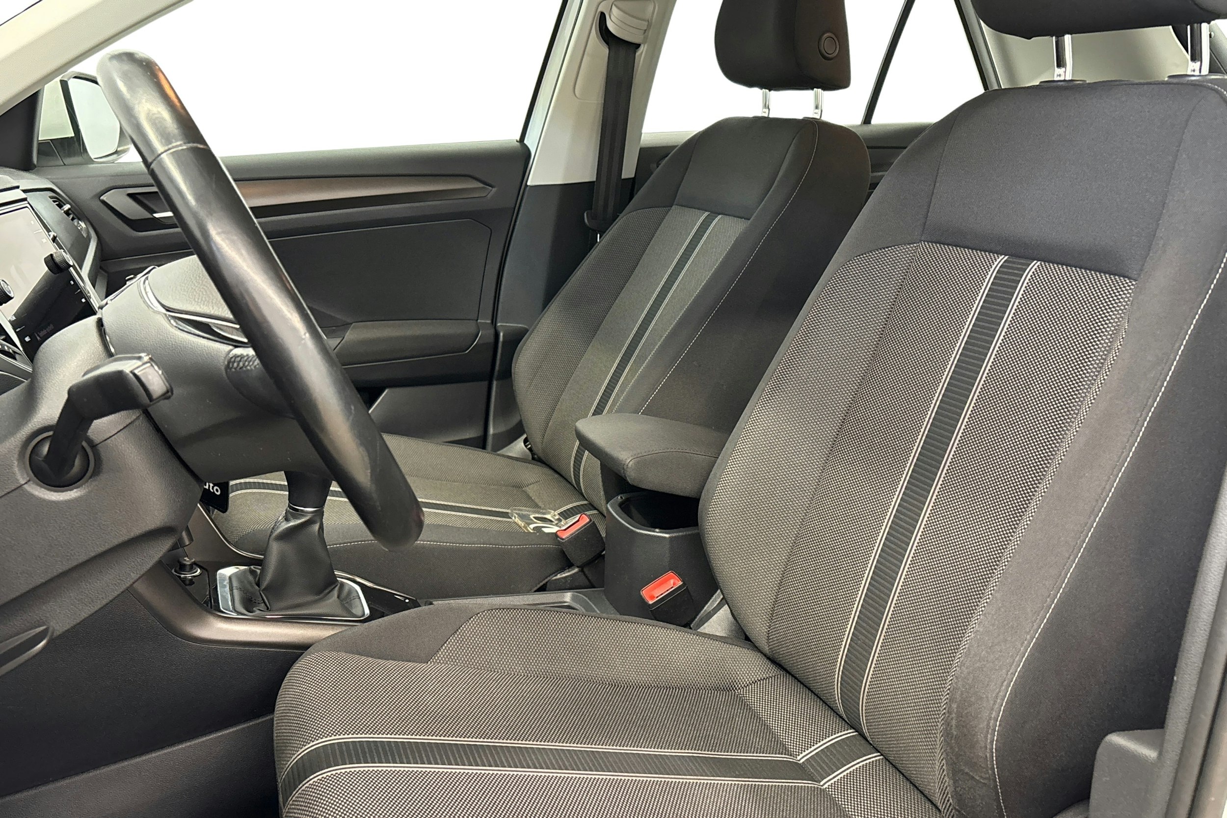 valkoinen Volkswagen T-Roc 2018 kuva 9.