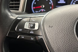 valkoinen Volkswagen T-Roc 2018 kuva 17.