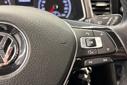 valkoinen Volkswagen T-Roc 2018 kuva 18.