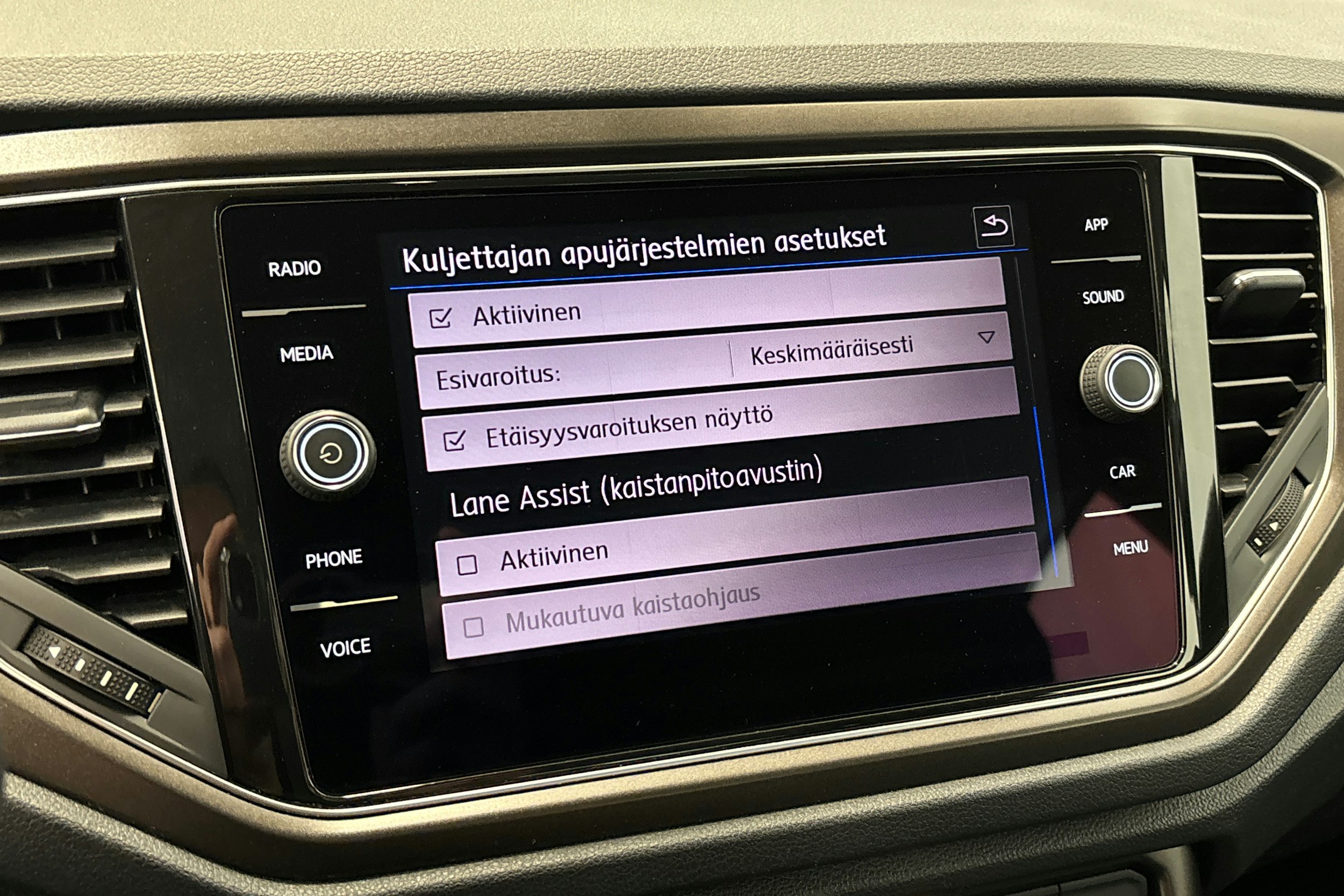 valkoinen Volkswagen T-Roc 2018 kuva 24.