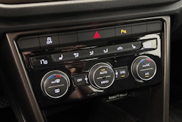 valkoinen Volkswagen T-Roc 2018 kuva 29.