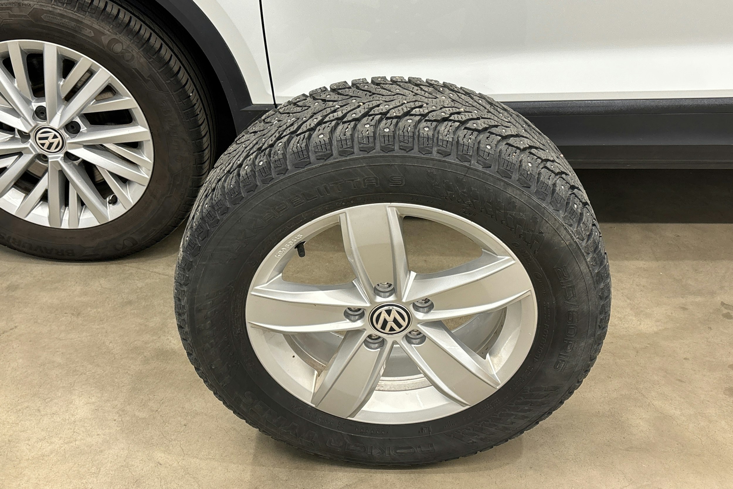 valkoinen Volkswagen T-Roc 2018 kuva 39.