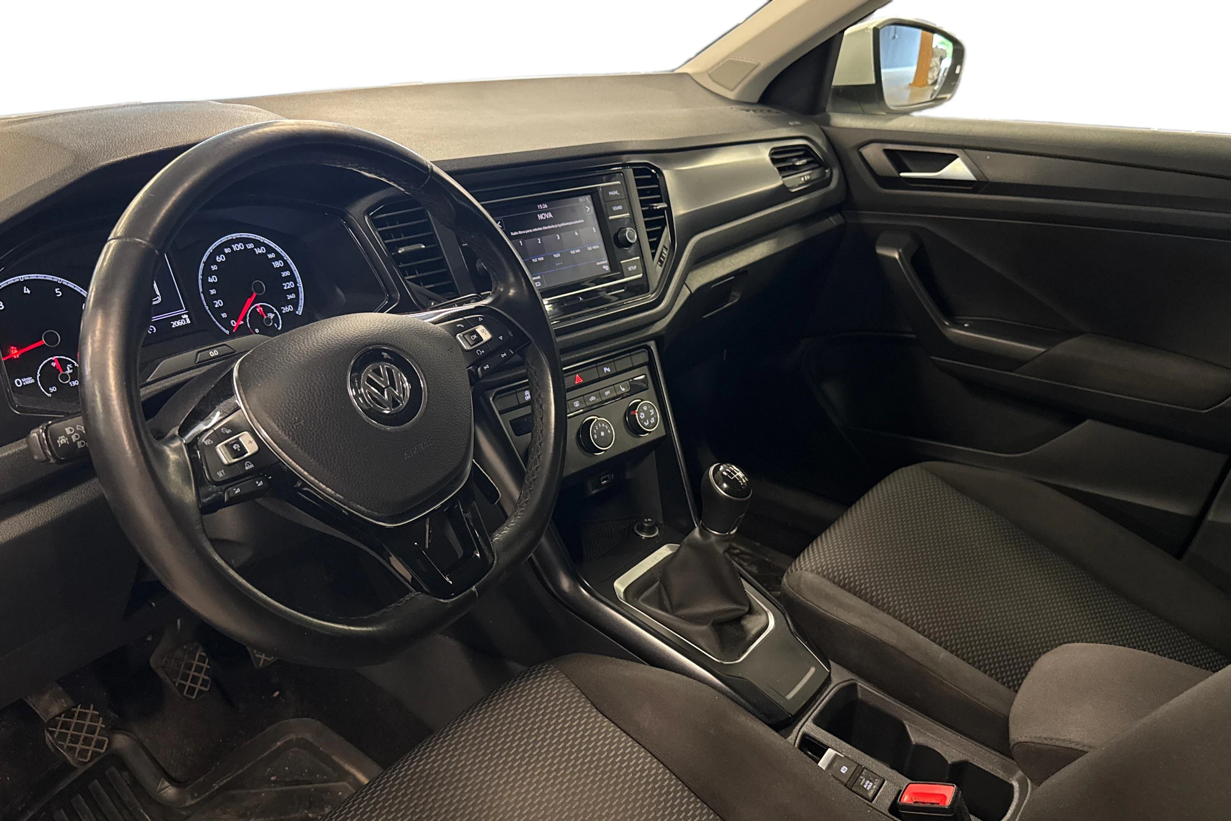 valkoinen Volkswagen T-Roc 2018 kuva 3.