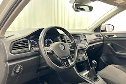 valkoinen Volkswagen T-Roc 2018 kuva 10.