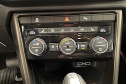 valkoinen Volkswagen T-Roc 2018 kuva 19.