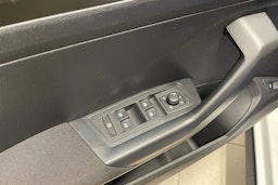 valkoinen Volkswagen T-Roc 2018 kuva 21.