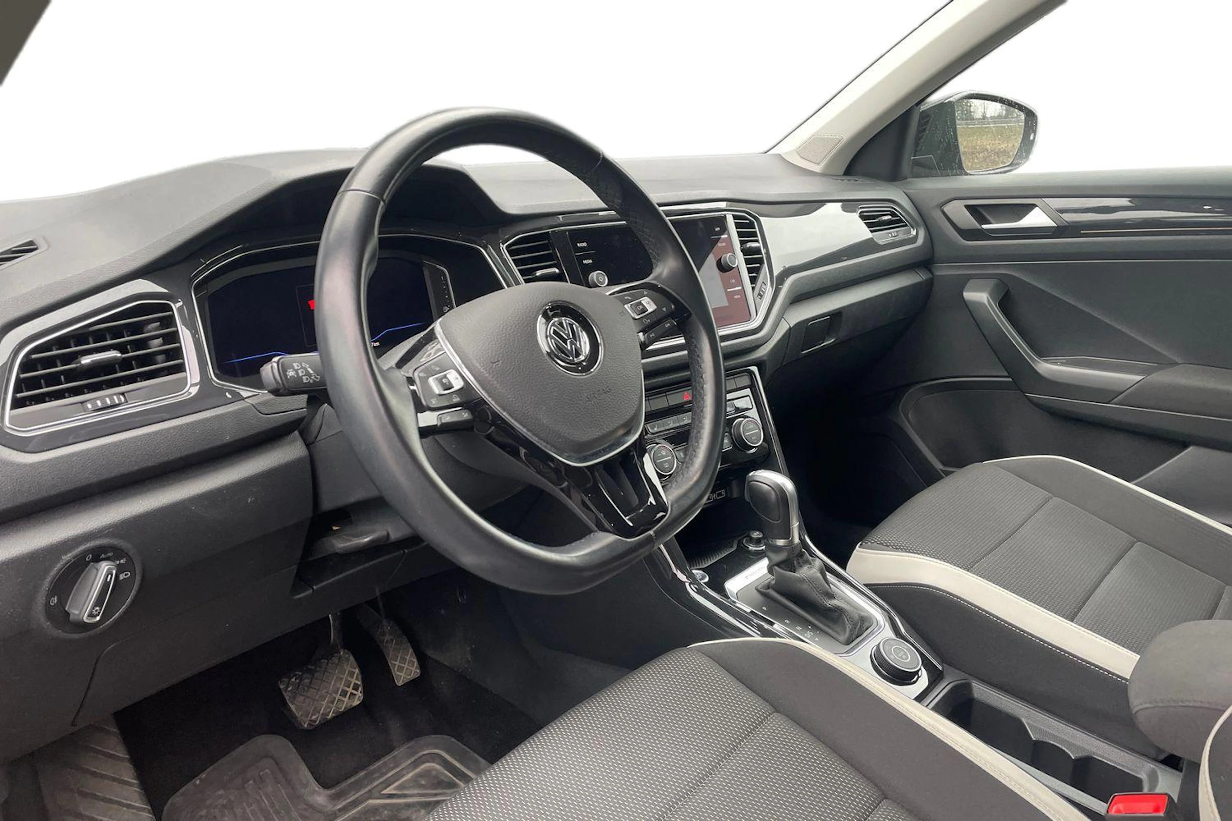 ruskea (beige) Volkswagen T-Roc 2018 kuva 3.