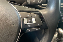 ruskea (beige) Volkswagen T-Roc 2018 kuva 17.