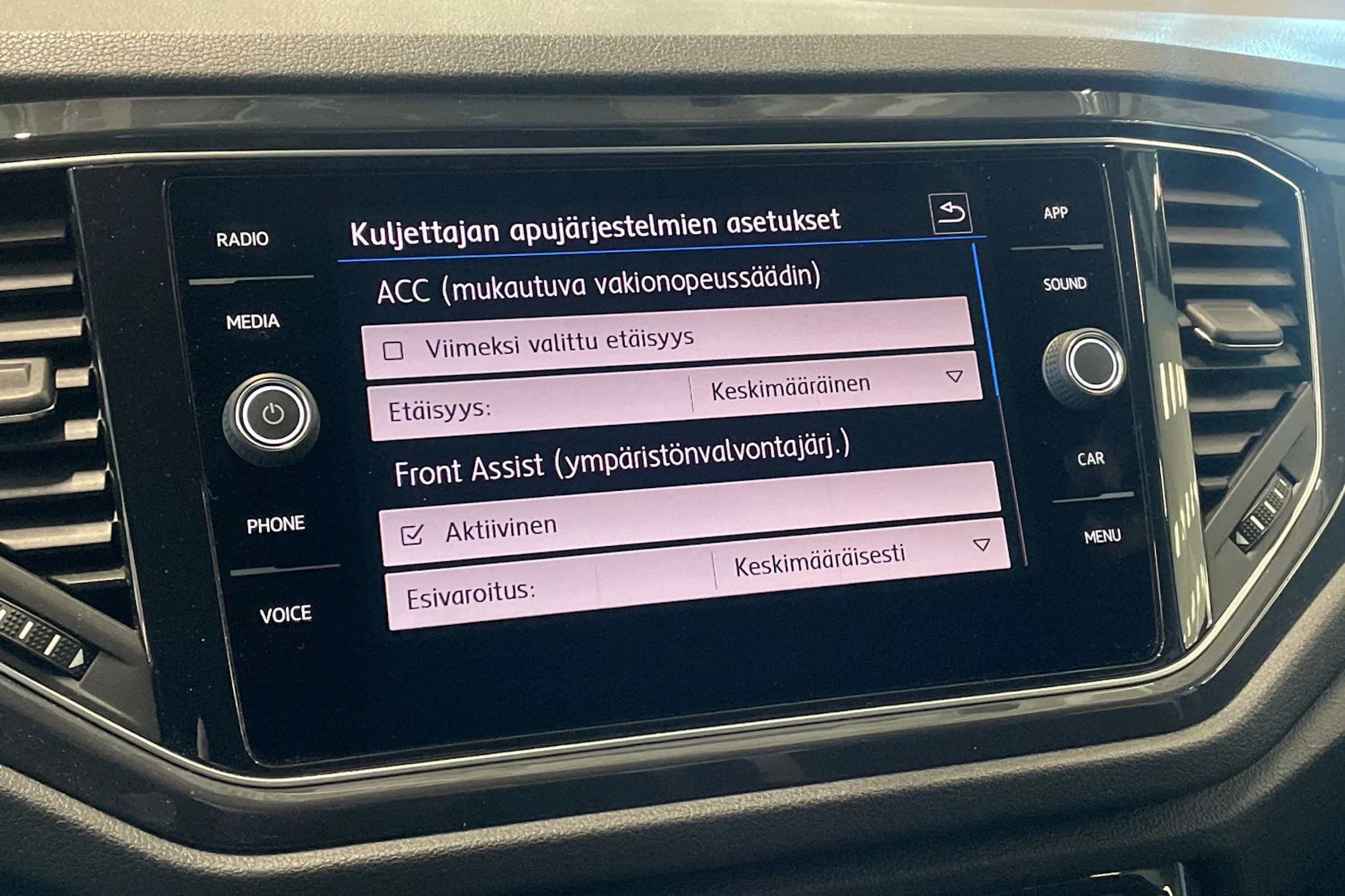 ruskea (beige) Volkswagen T-Roc 2018 kuva 24.