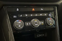 ruskea (beige) Volkswagen T-Roc 2018 kuva 29.