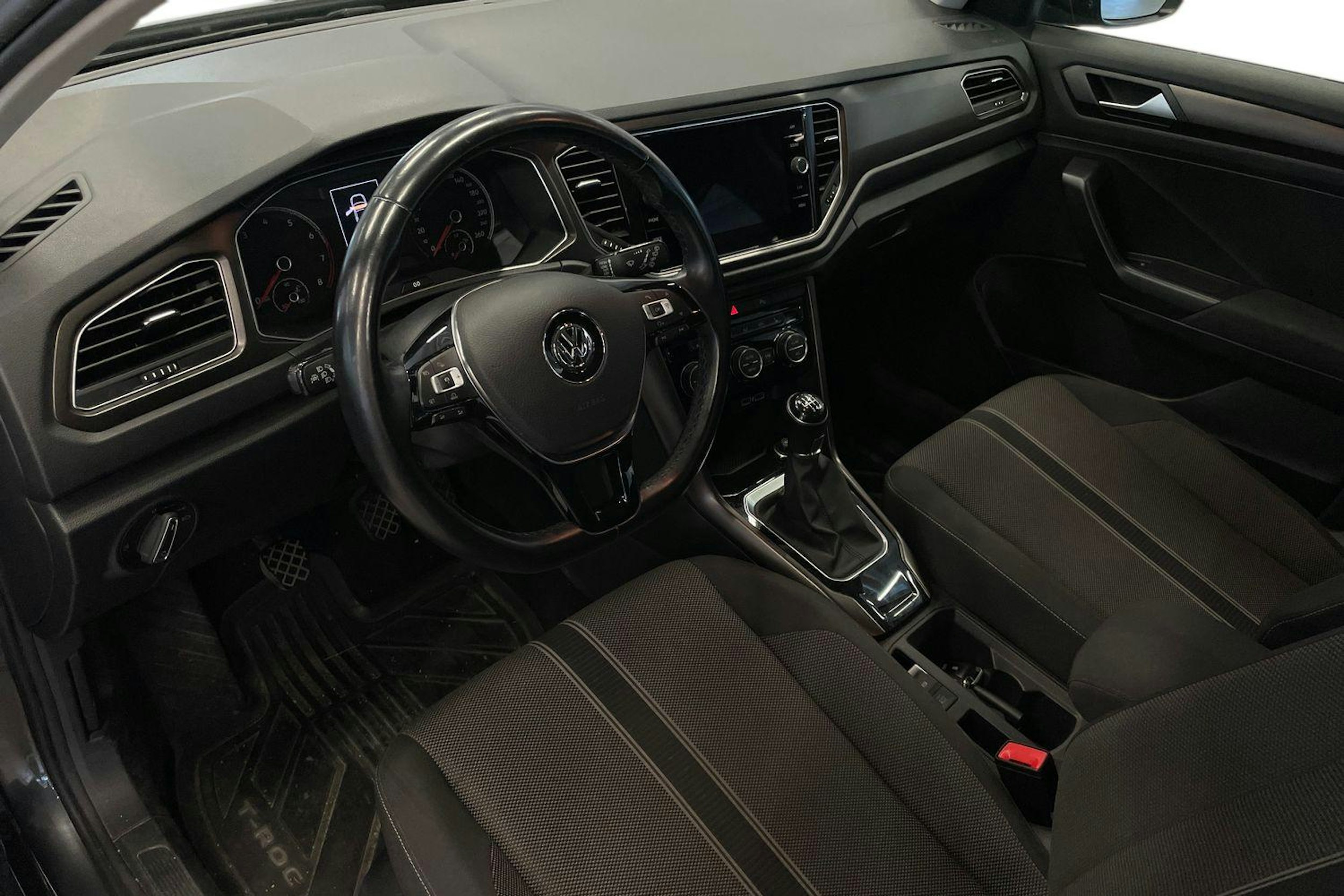 met. harmaa Volkswagen T-Roc 2018 kuva 3.