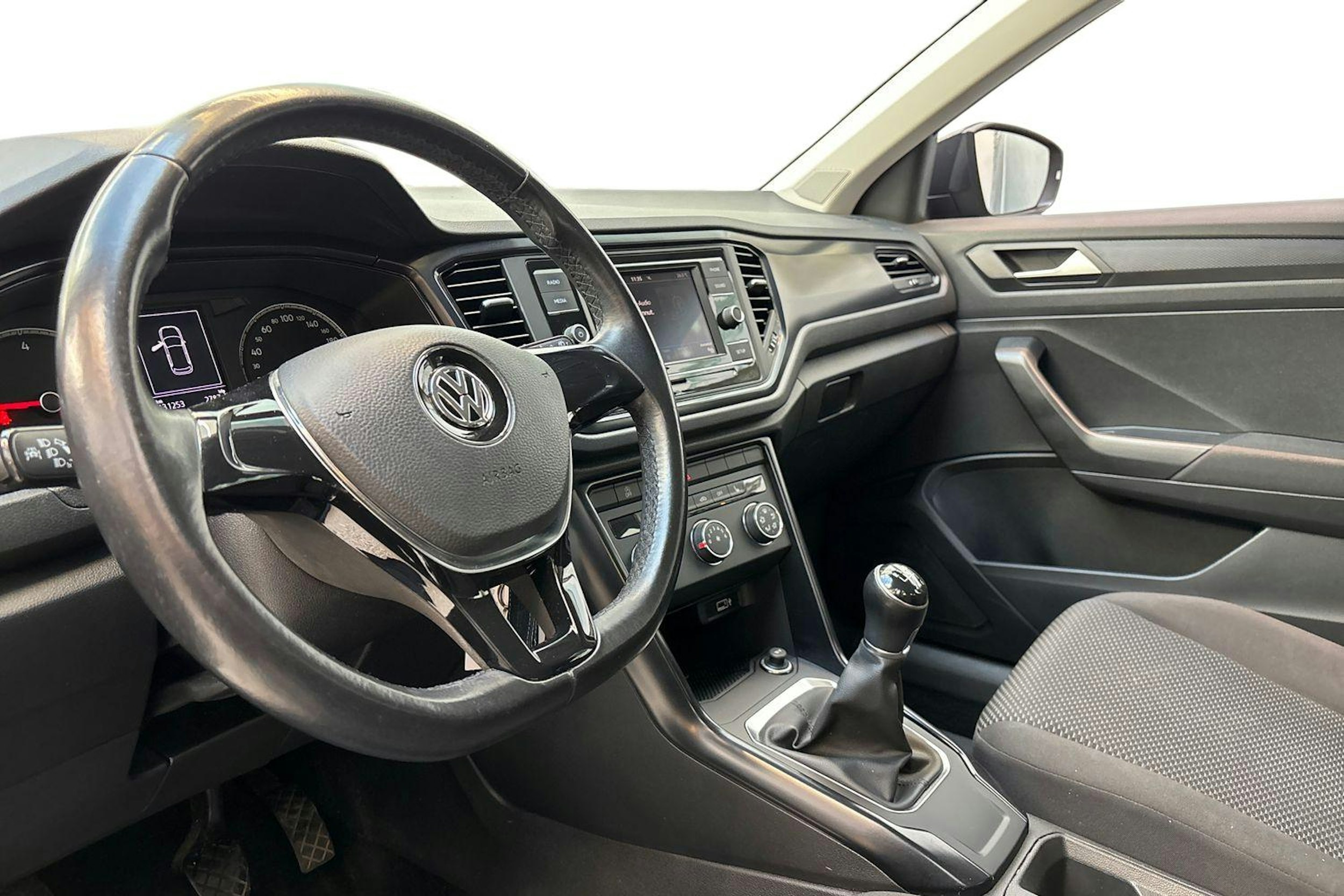 harmaa Volkswagen T-Roc 2018 kuva 7.