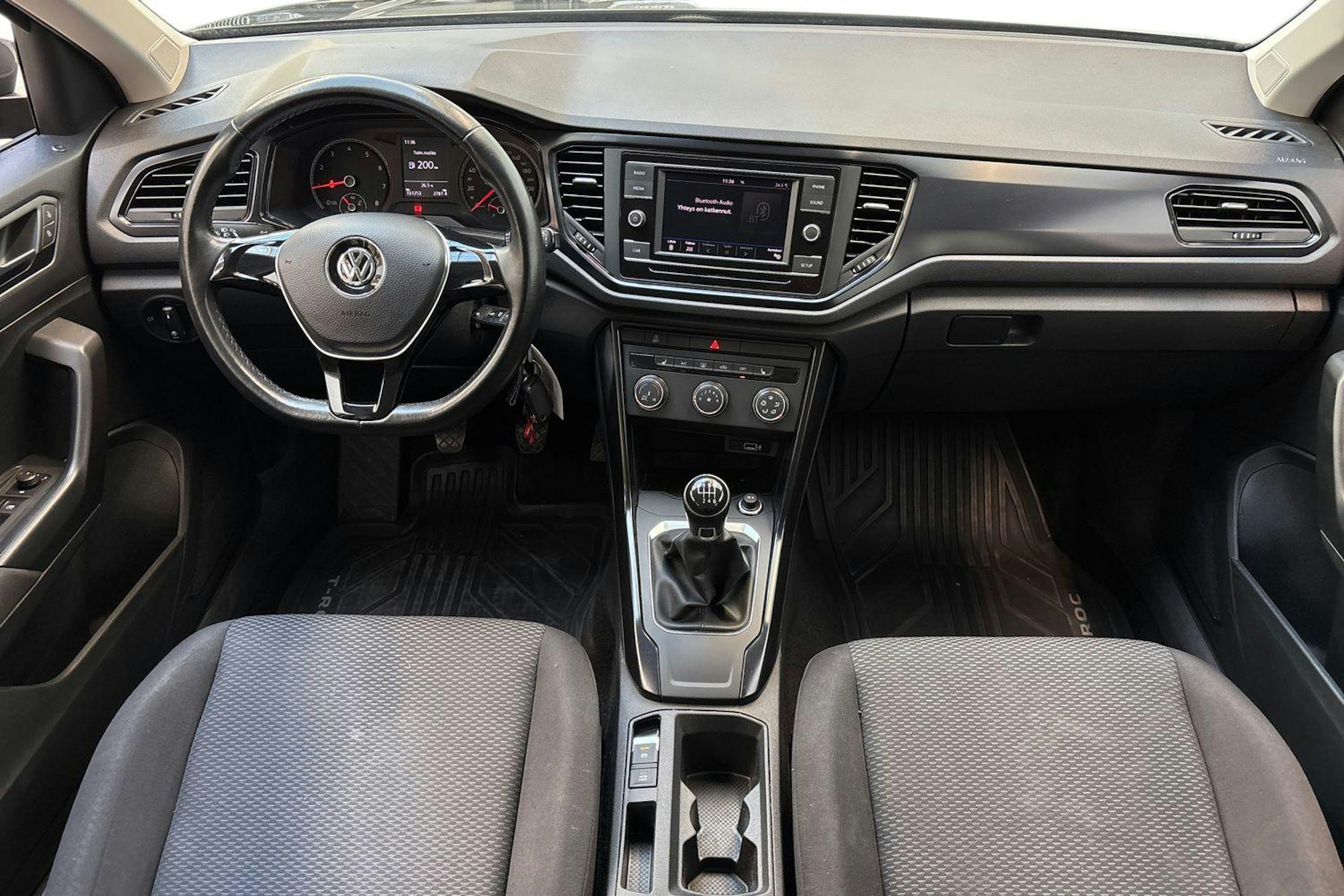 harmaa Volkswagen T-Roc 2018 kuva 9.