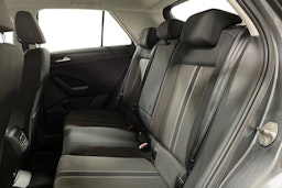 Harmaa Volkswagen T-Roc 2018 kuva 10.