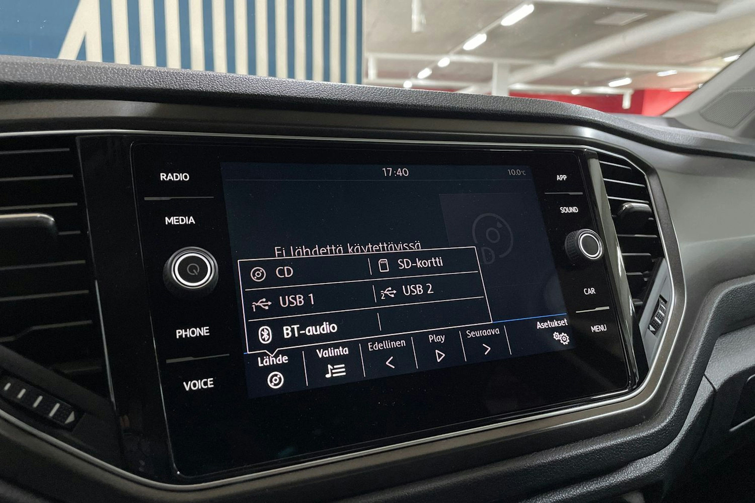 Harmaa Volkswagen T-Roc 2018 kuva 21.