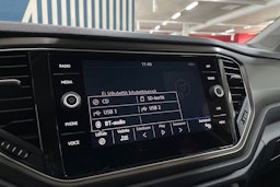 Harmaa Volkswagen T-Roc 2018 kuva 21.