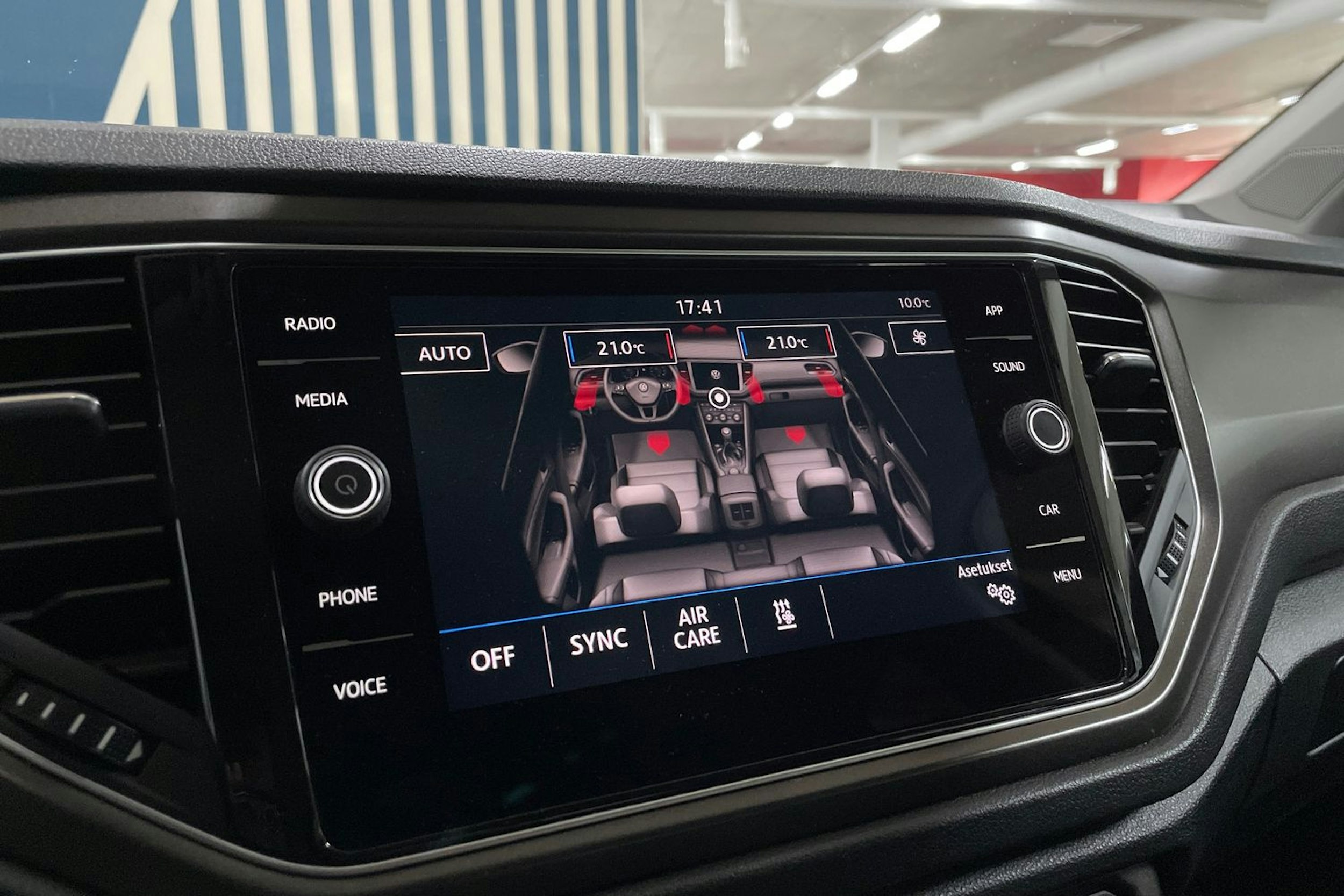 Harmaa Volkswagen T-Roc 2018 kuva 26.