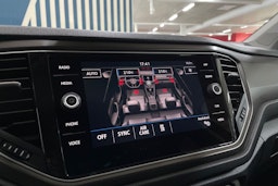 Harmaa Volkswagen T-Roc 2018 kuva 26.