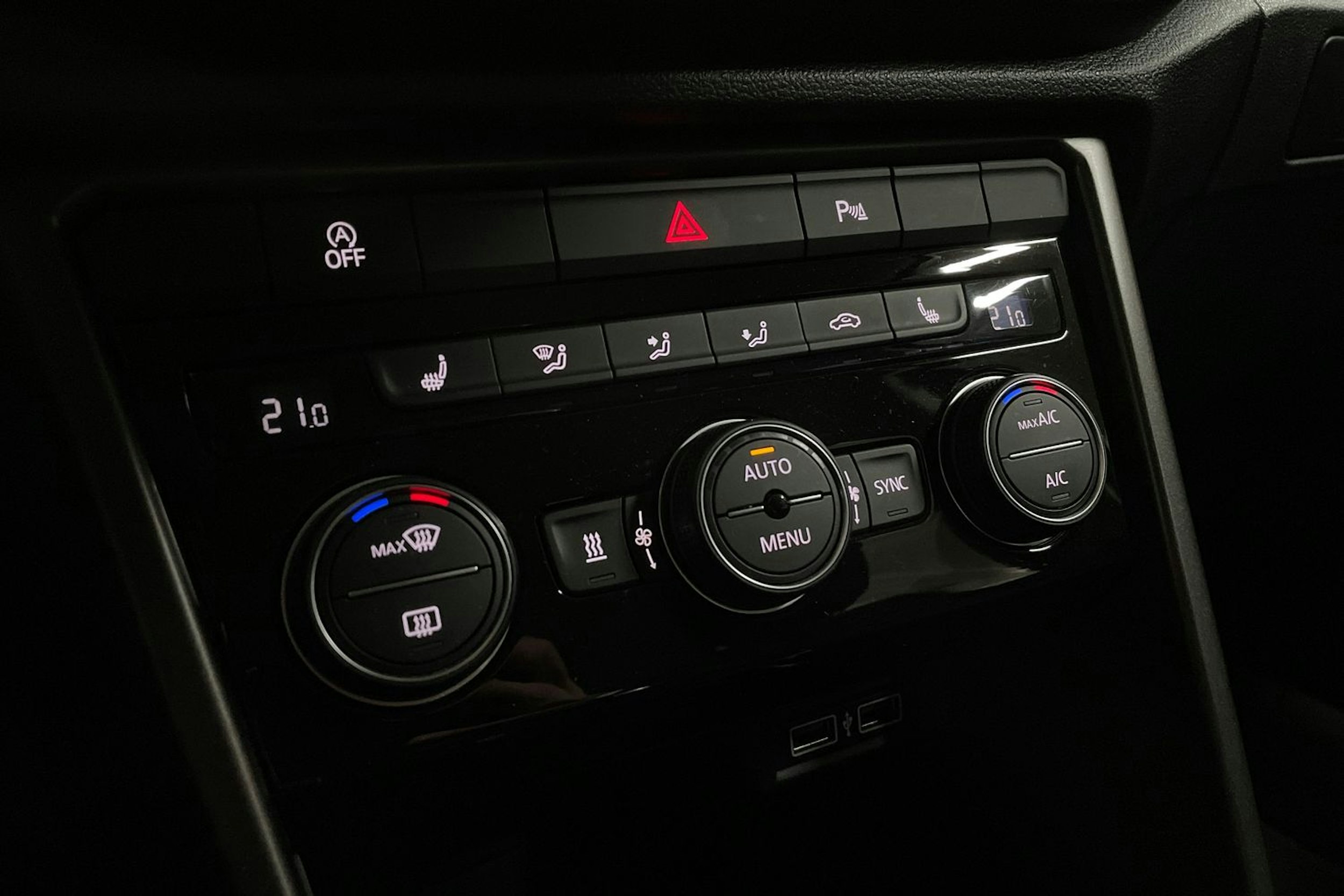 Harmaa Volkswagen T-Roc 2018 kuva 29.