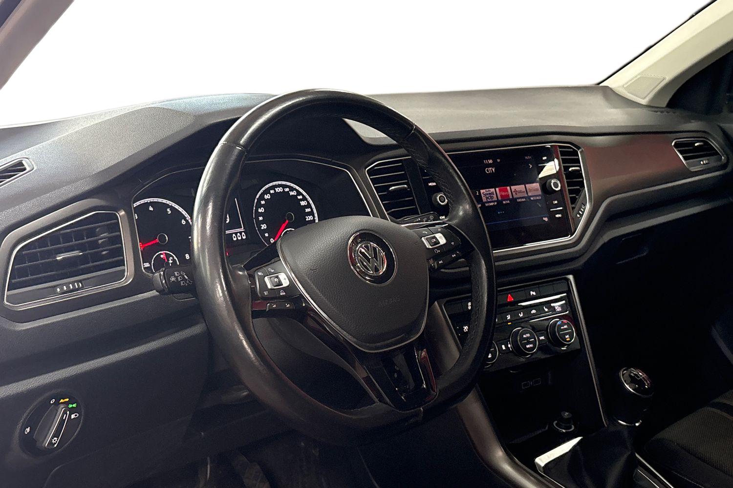 Volkswagen T-Roc 2018, photo 3/3