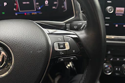 met. sininen Volkswagen T-Roc 2018 kuva 13.
