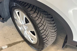 valkoinen Volkswagen T-Roc 2018 kuva 10.