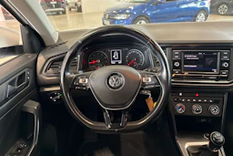 valkoinen Volkswagen T-Roc 2018 kuva 11.