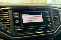 valkoinen Volkswagen T-Roc 2018 kuva 16.