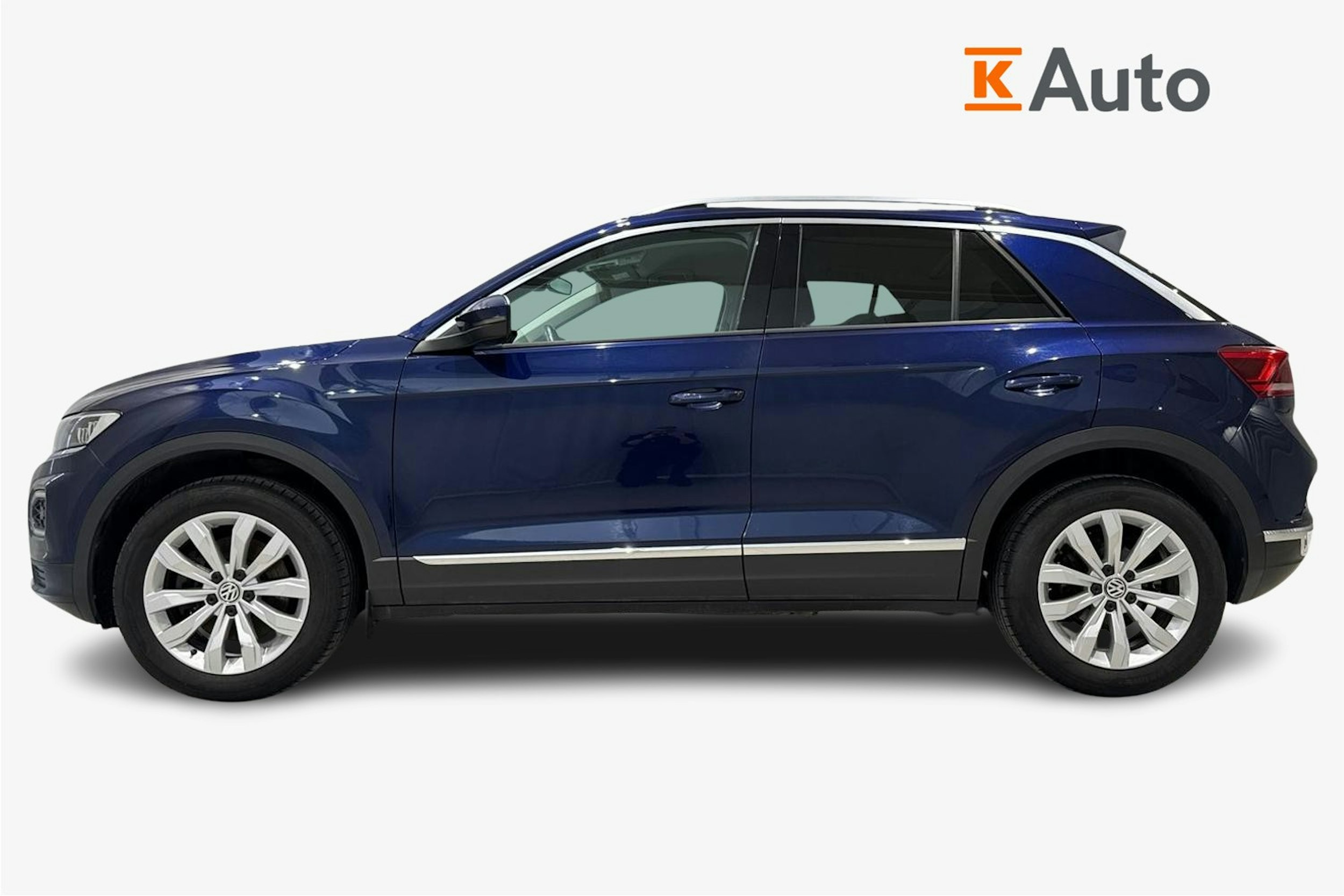 sininen Volkswagen T-Roc 2018 kuva 6.