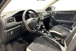 sininen Volkswagen T-Roc 2018 kuva 7.