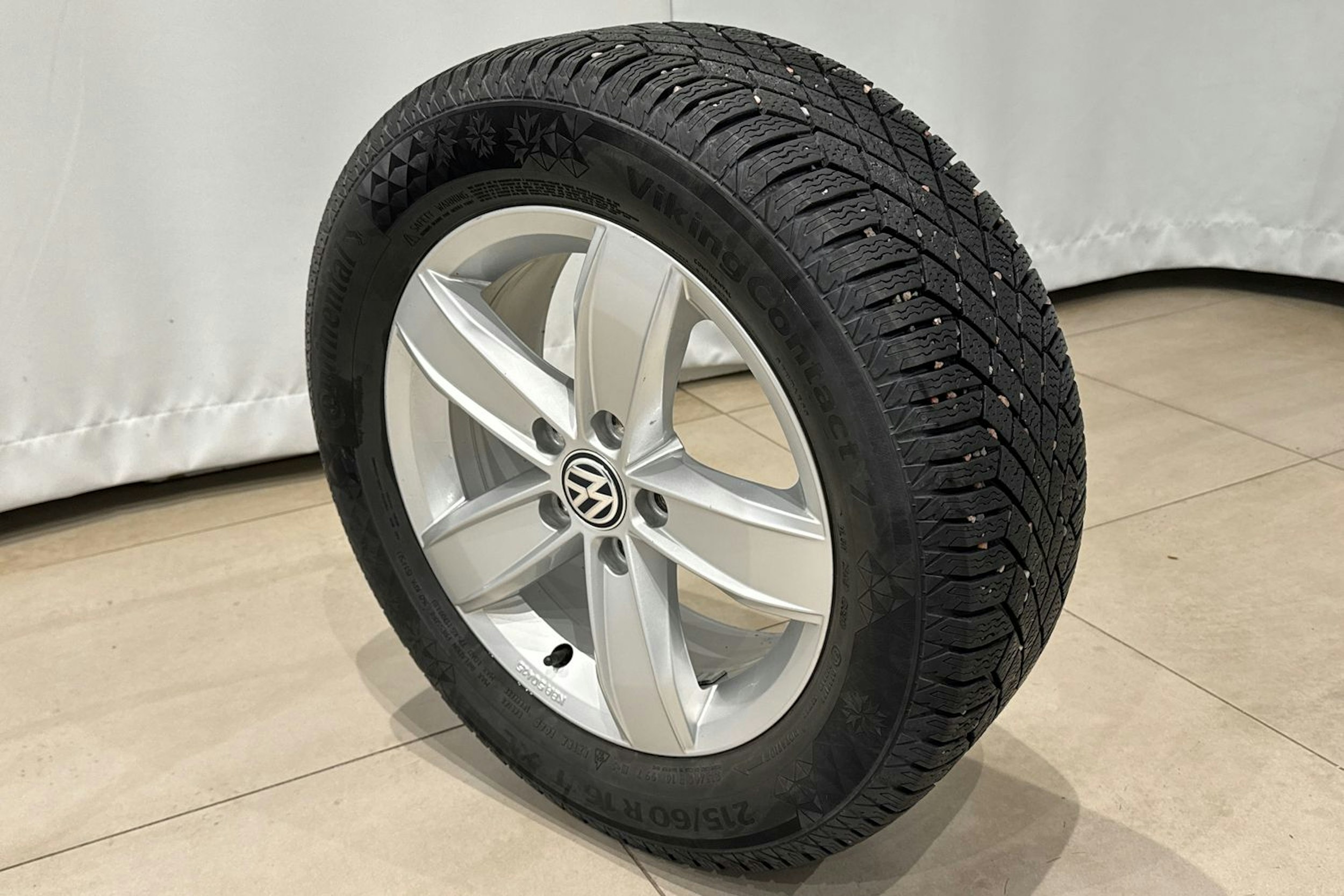 sininen Volkswagen T-Roc 2018 kuva 13.