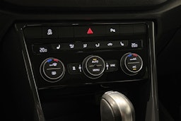 sininen Volkswagen T-Roc 2018 kuva 17.